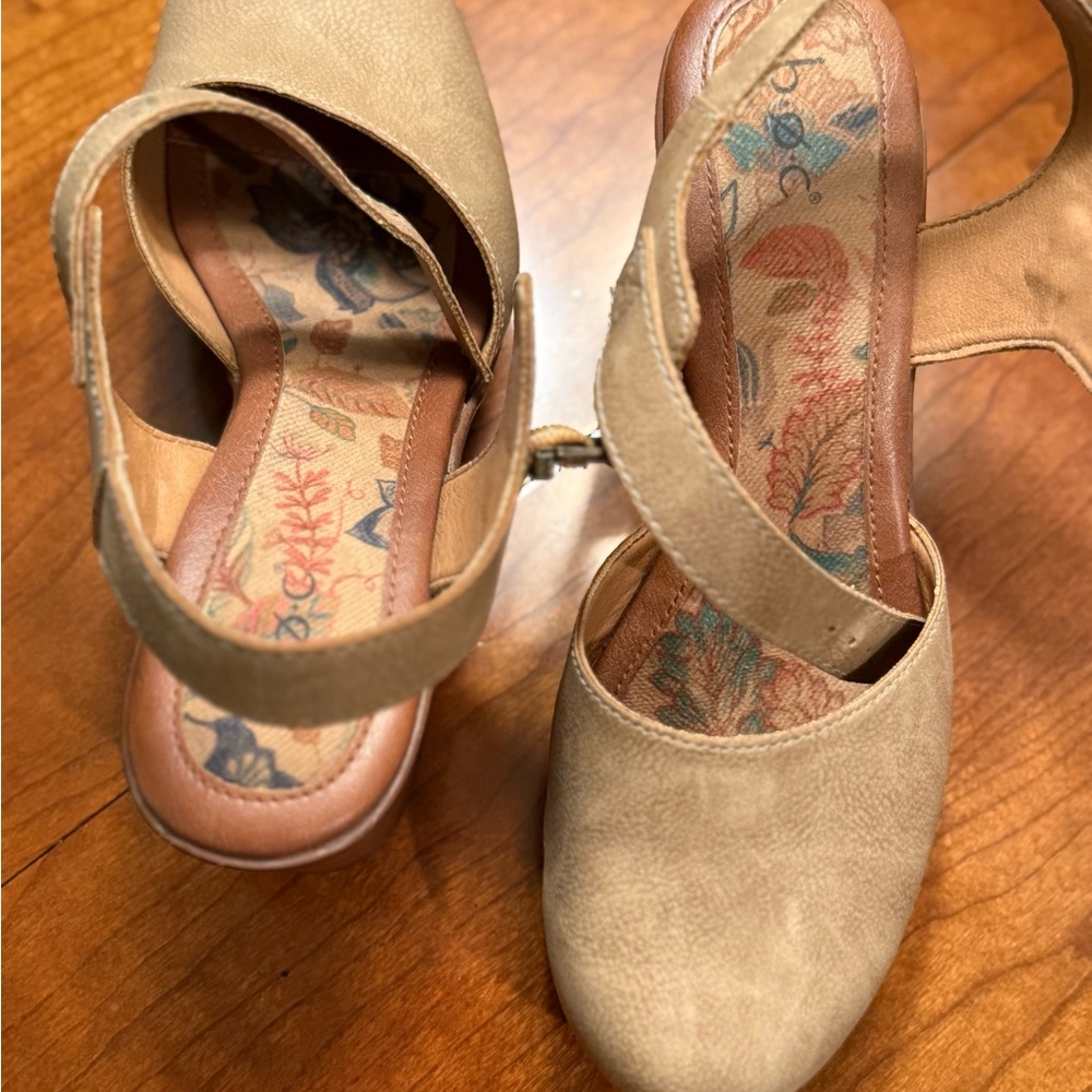 boc Beige/Tan Slingback Clog Heels